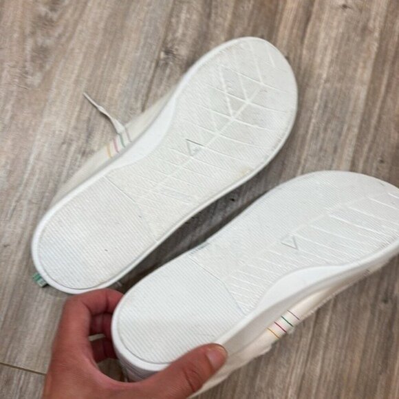 Vionic Beach White Sneakers with Green Stripes NEW SIZE 9 - Picture 4 of 6